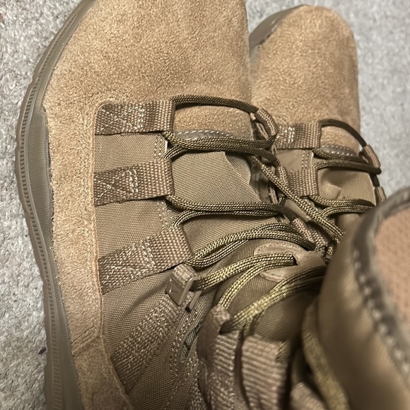 Men’s Nike boot - Picture 2 of 4